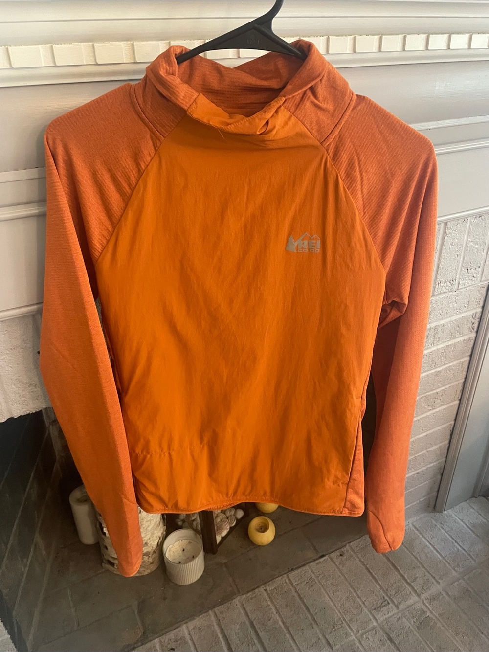 Women’s Mock Neck insulated pullover.